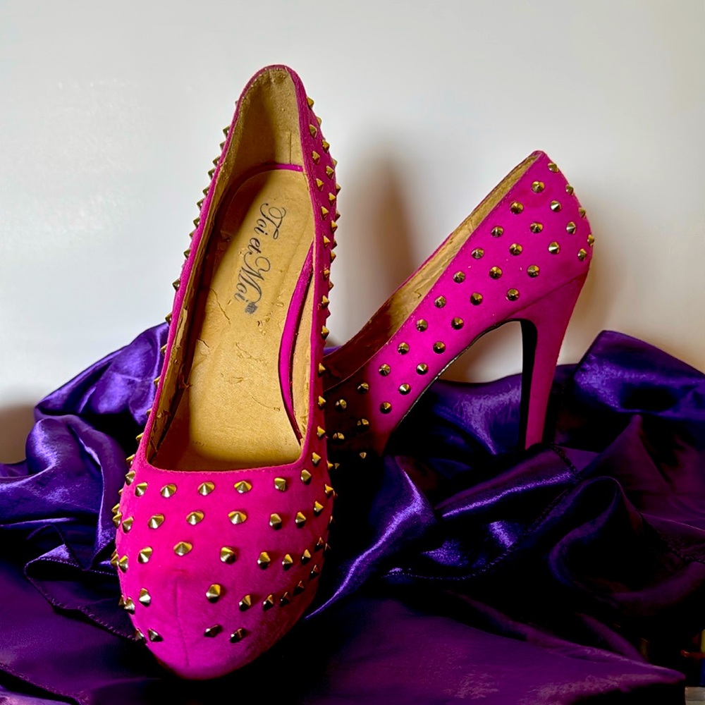 Pink heels with spikes